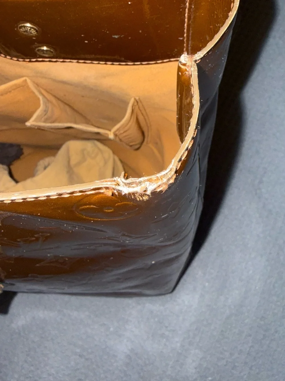Louis Vuitton Monogram Vernis Reade MM - with original dust cover. Pre-loved.